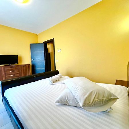 Sophia Lake View Suite Mamaia Exterior foto