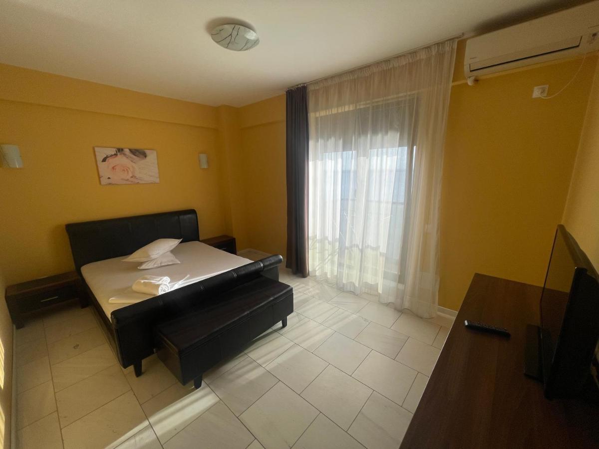 Sophia Lake View Suite Mamaia Exterior foto