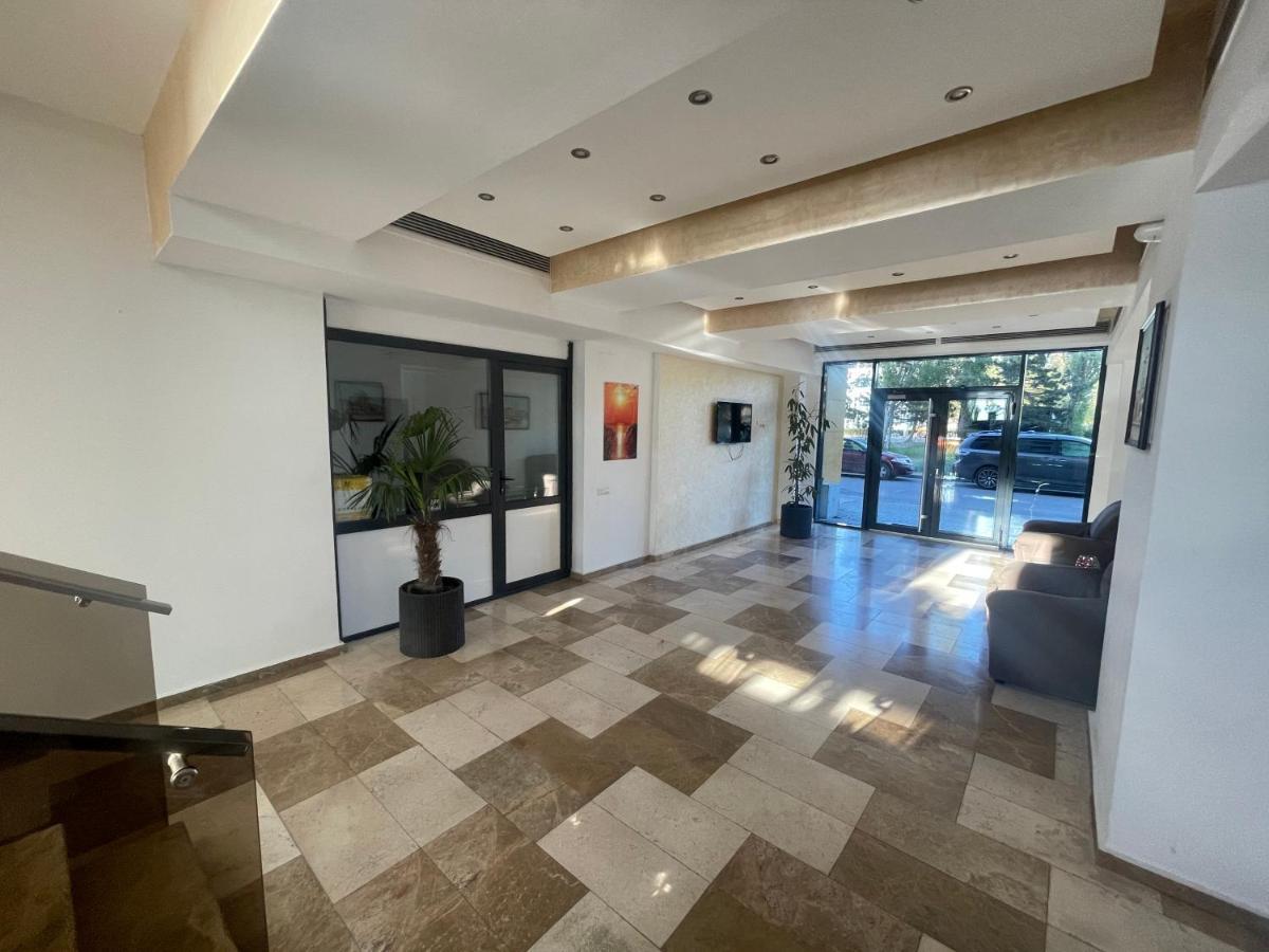 Sophia Lake View Suite Mamaia Exterior foto