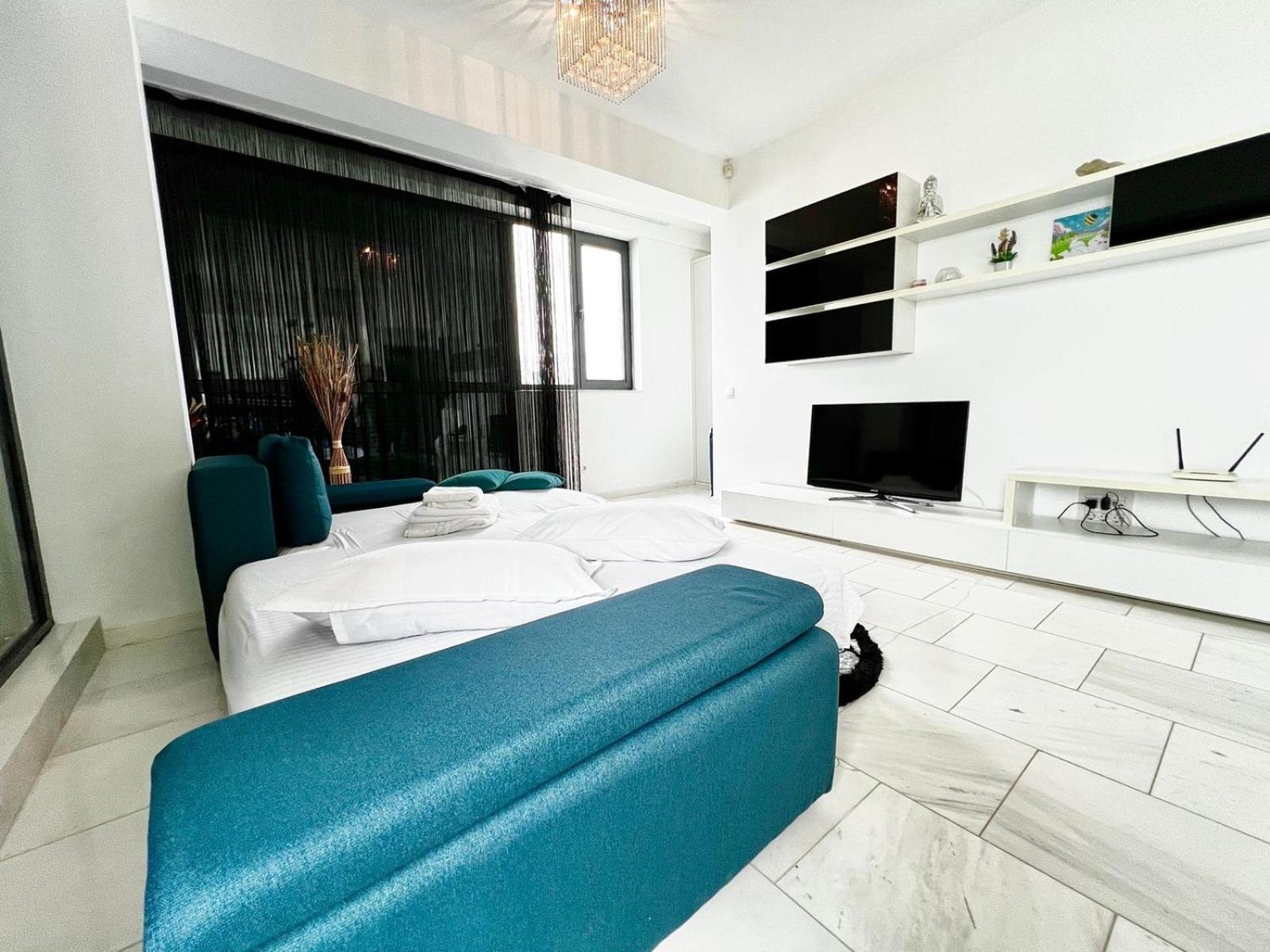 Sophia Lake View Suite Mamaia Exterior foto